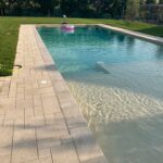 Pavimentazione per esterni realizzata con i masselli autobloccanti modello Five Stone Marmorizzato