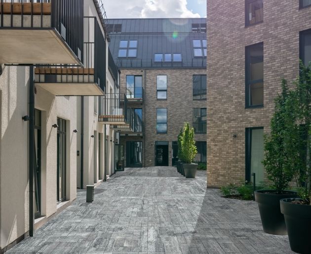 Five stone - Le 5 pavimentazioni esterne più adatte a cortili e giardini privati - Gallotta spa